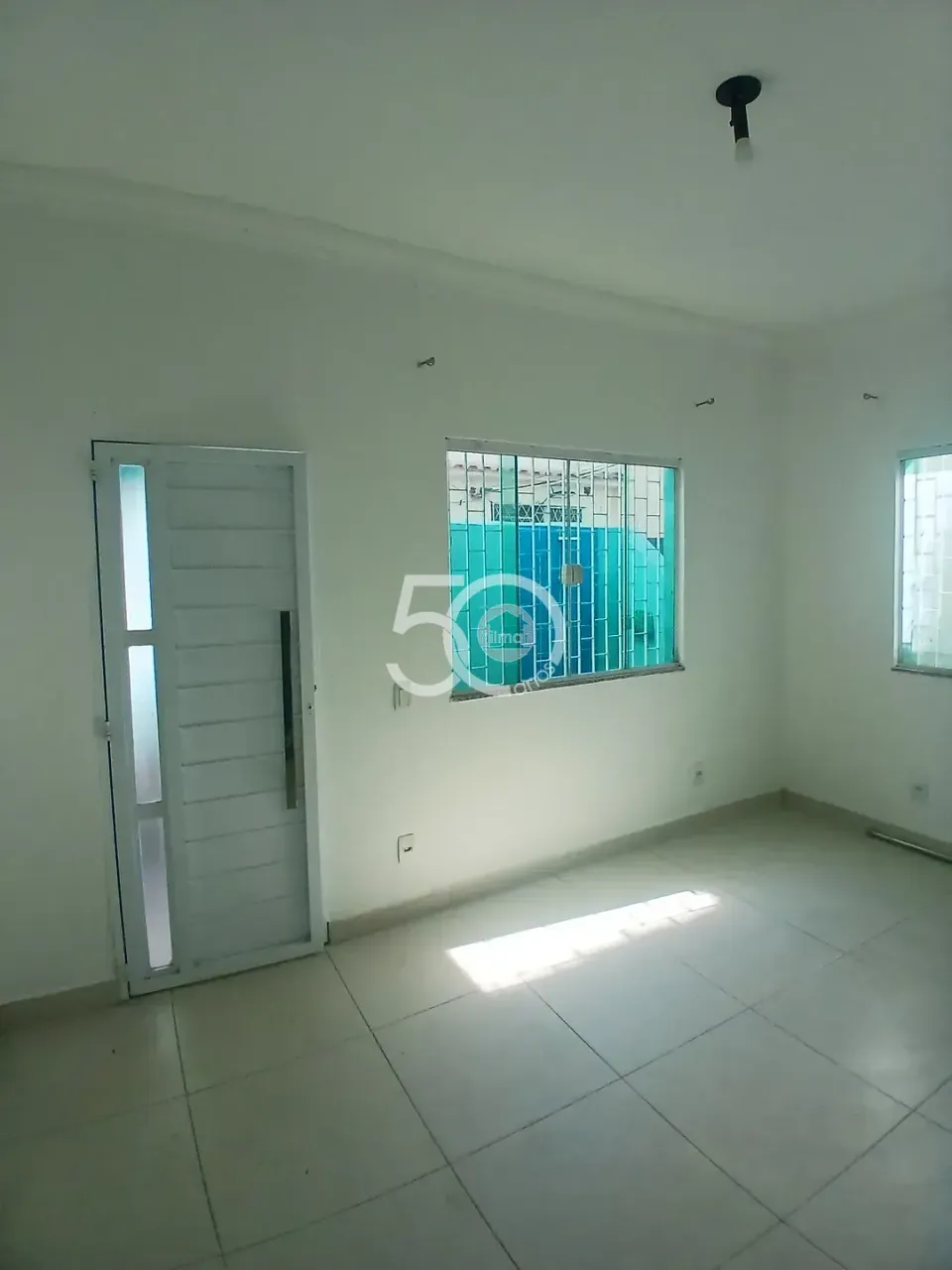 Apartment with 2 bedrooms, balcony and 1 bathroom — photo 15