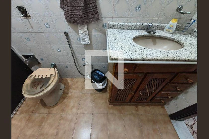 Furnished 240 m² house with 5 bedrooms and 5 bathrooms — photo 20
