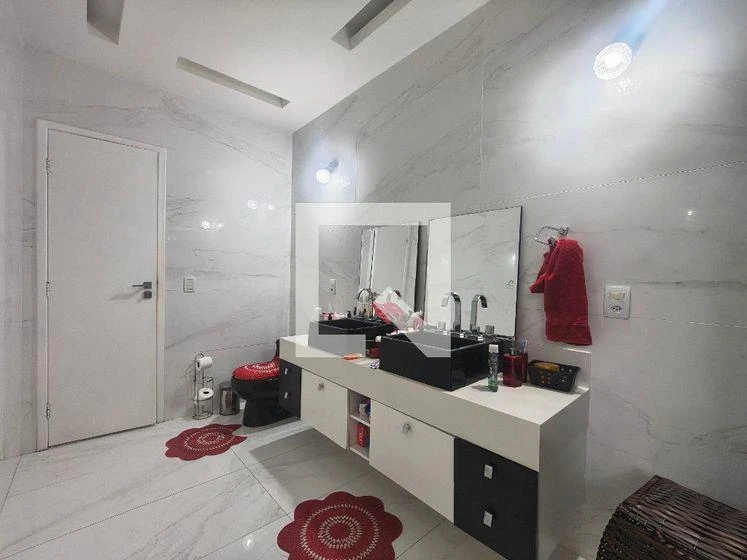 Dishwasher in a 4-bedroom house, 220 m² — photo 40