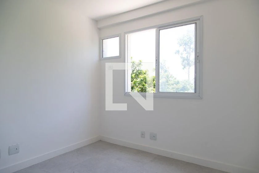 One-bedroom apartment with a mountain view — photo 23