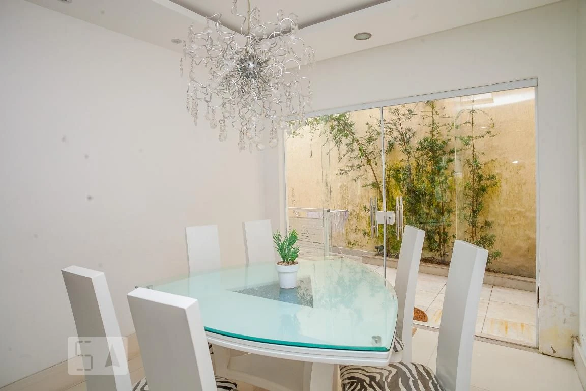Власний басейн та 4 спальні: будинок 330 м² — photo 29