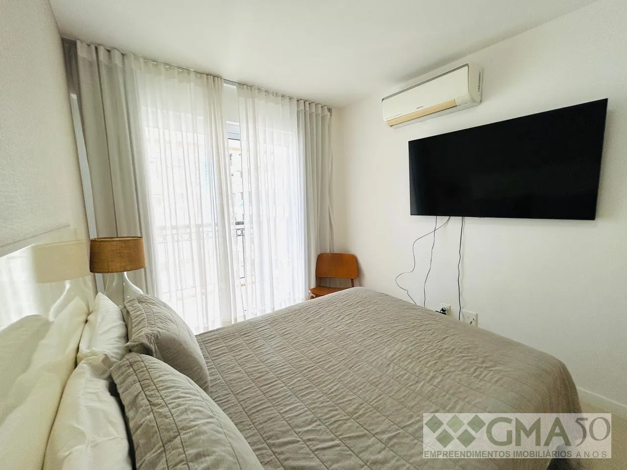Furnished apartment with 2 bedrooms and a glazed balcony — photo 3