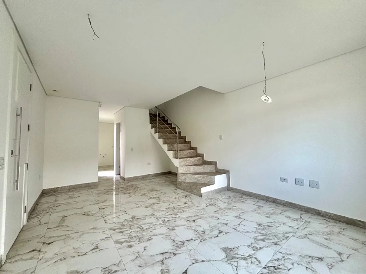 Unfurnished house with 3 bedrooms and a separate kitchen