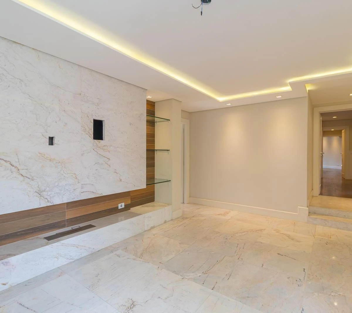 Home office in a 5-bedroom apartment, 441 m² — photo 19