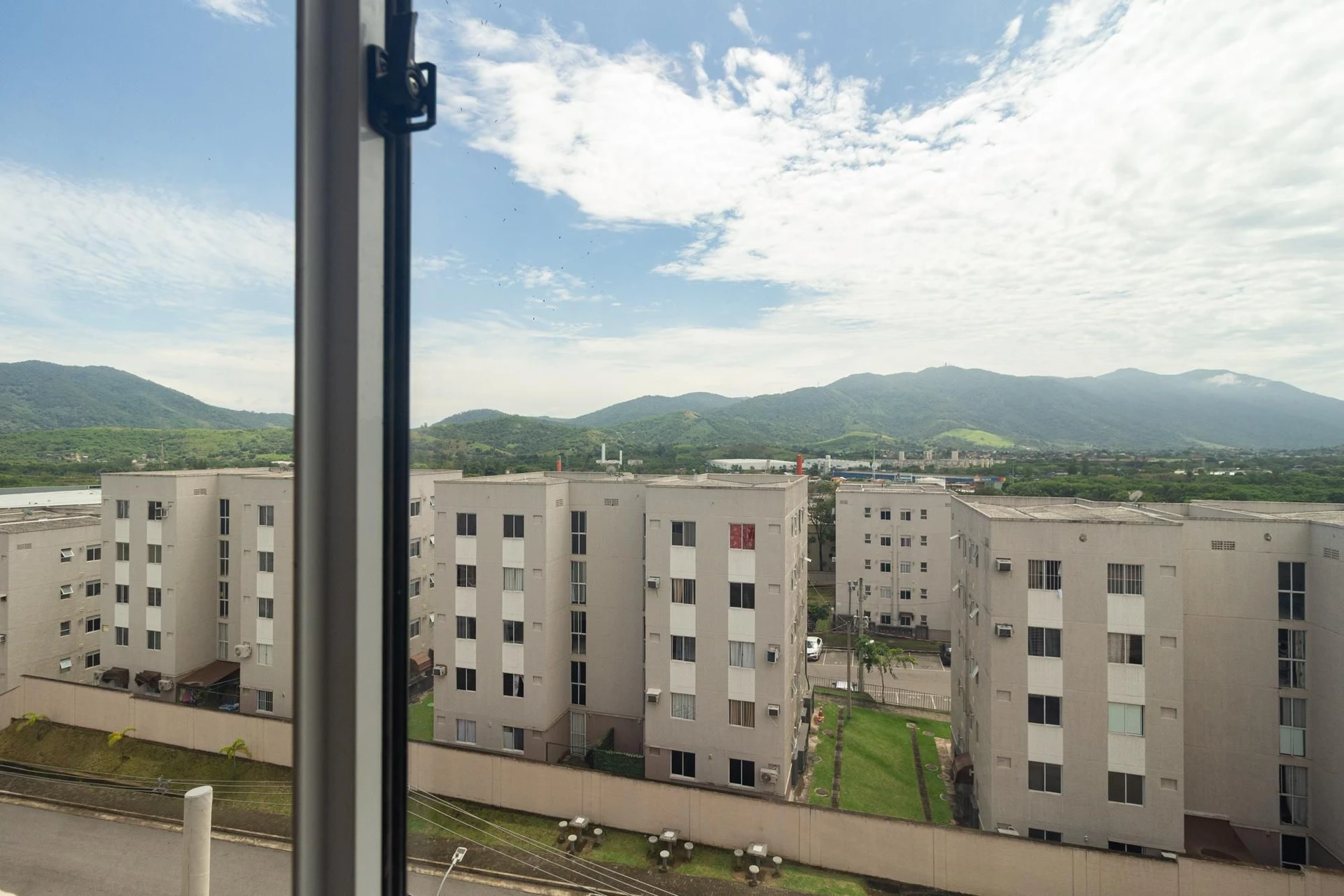 Mountain view in a 2-bedroom apartment, 37 m² — photo 38