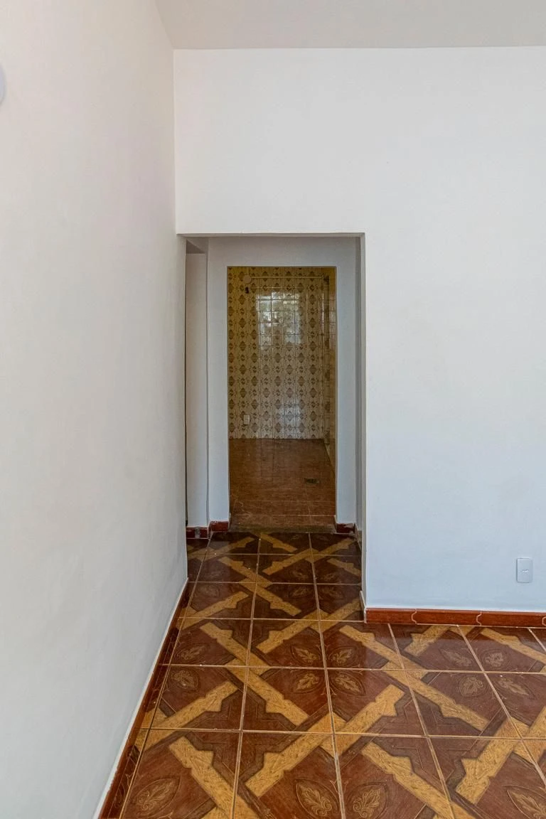 Unfurnished 2-bedroom house with fitted kitchen cabinets — photo 31