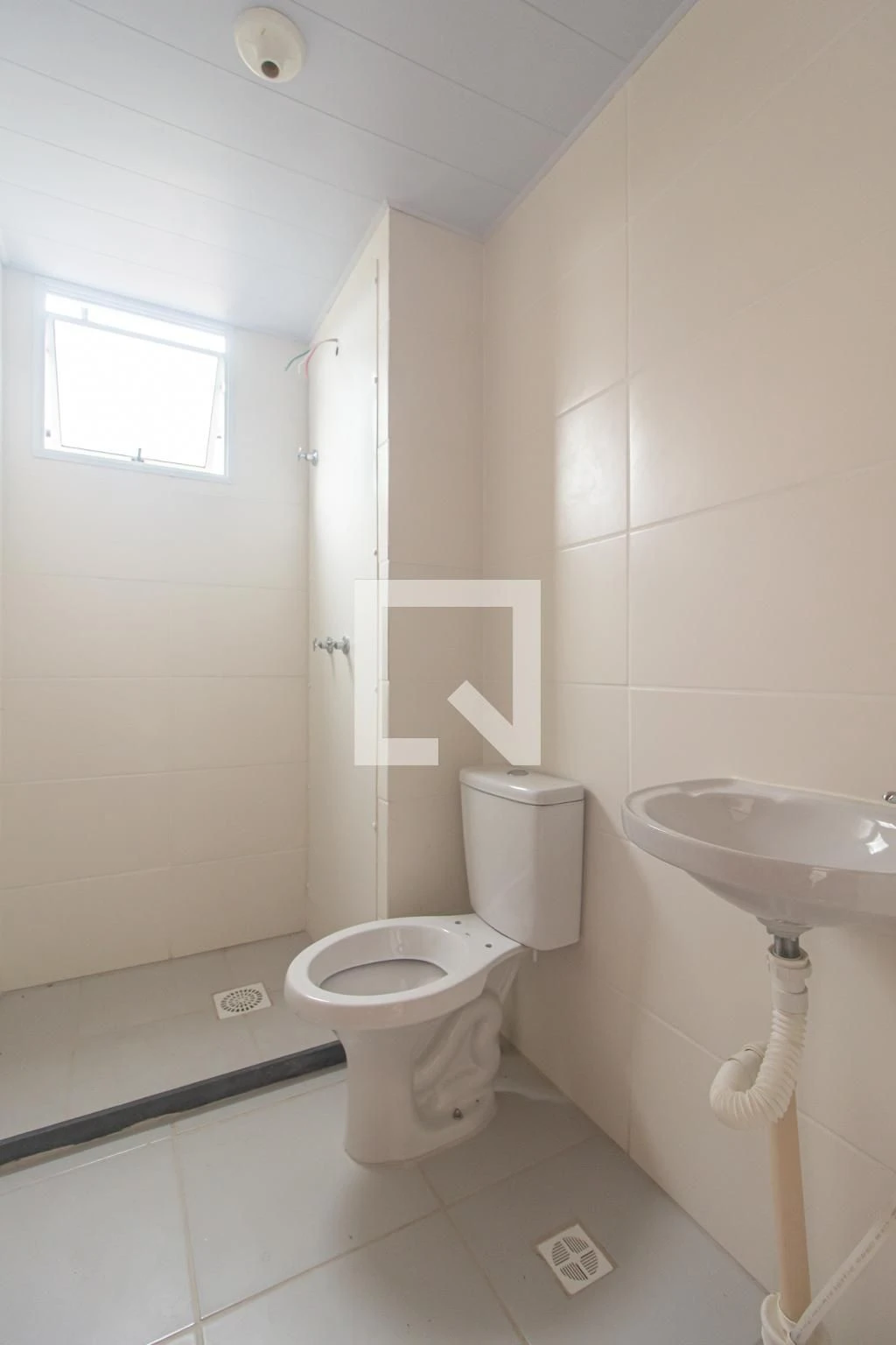 Unfurnished 2-bedroom apartment with private garden — photo 15