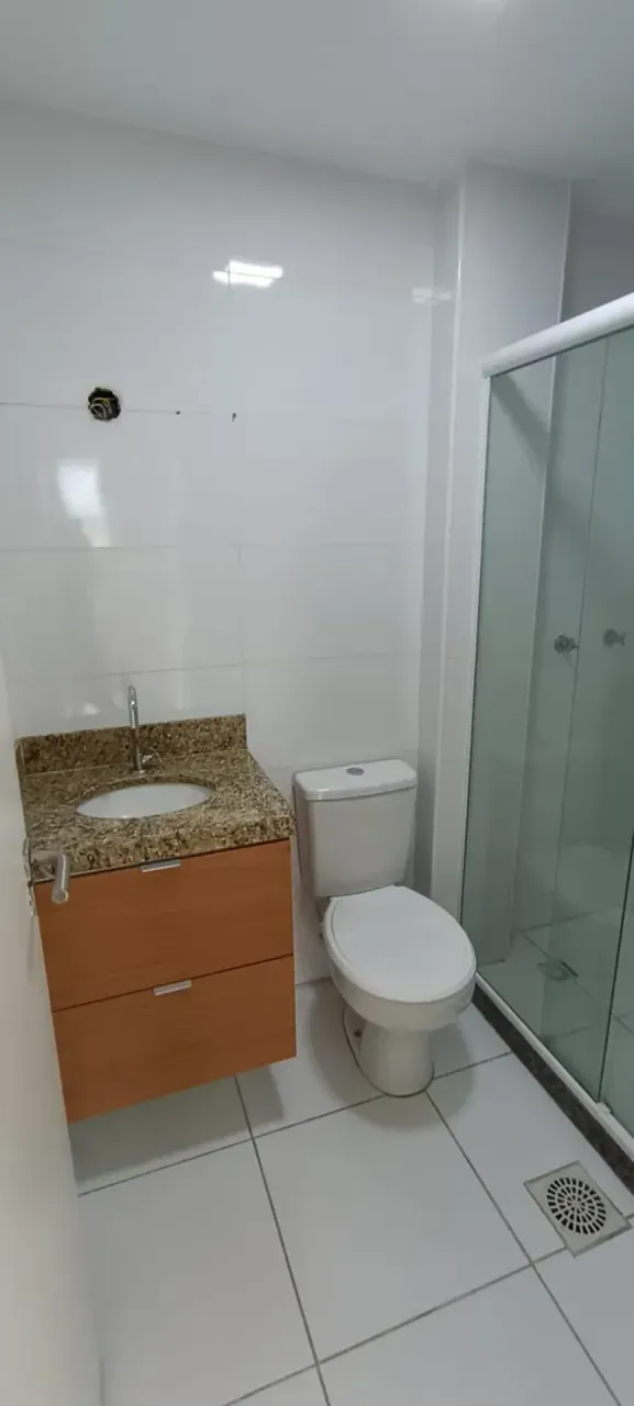 Unfurnished 3-bedroom apartment with laundry area — photo 8