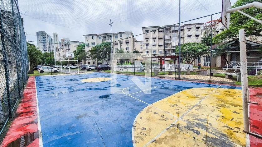 2-bedroom apartment in a building with a pool — photo 19