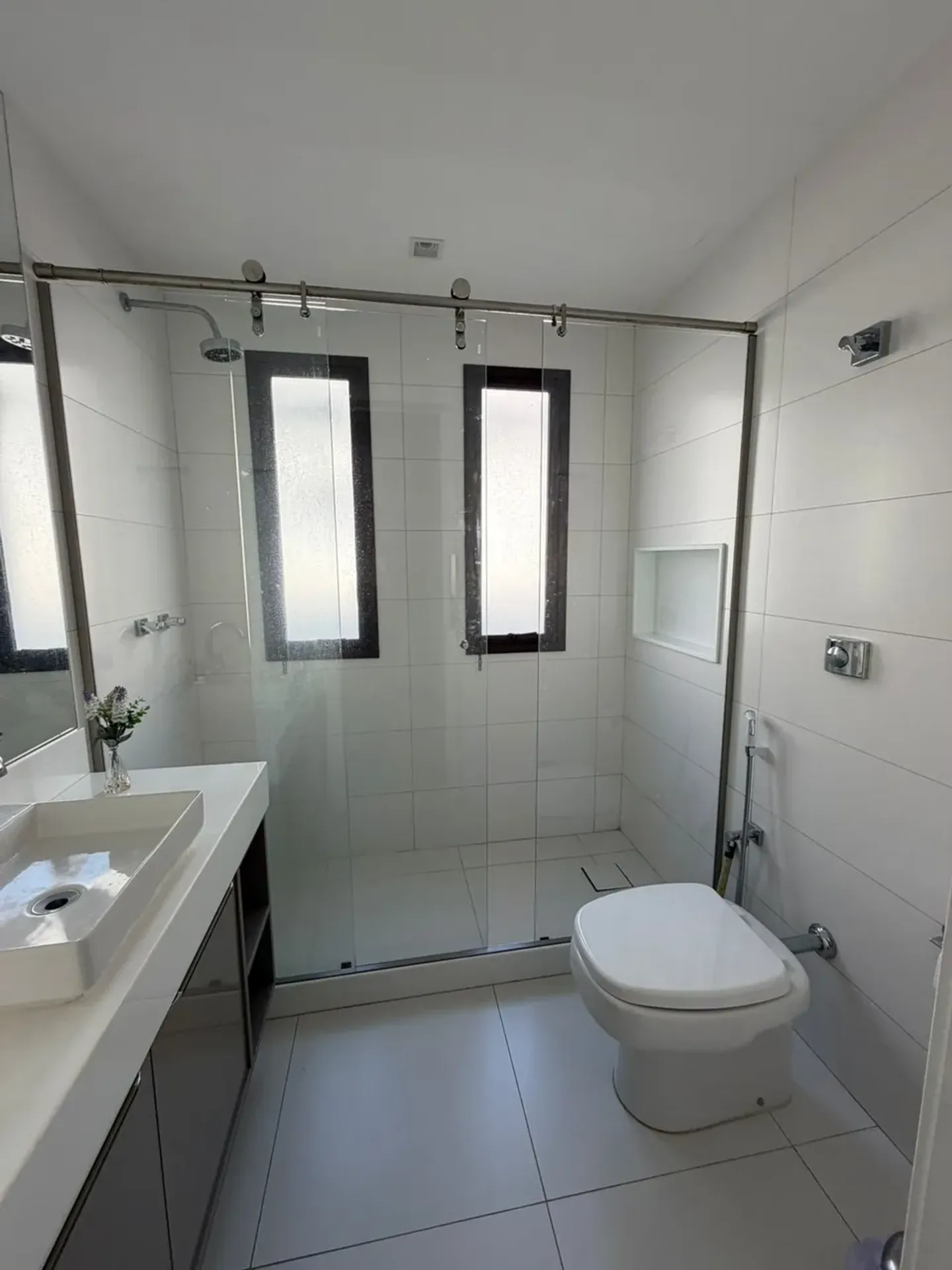 Casa com cozinha americana, 4 quartos e 5 banheiros, 980 m² — photo 27