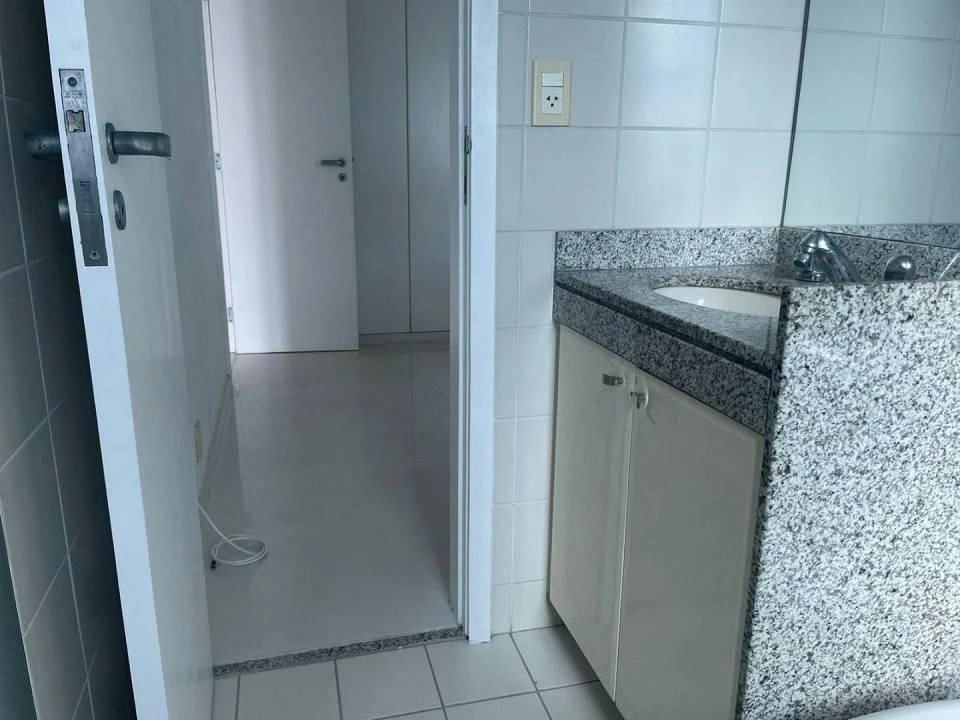 Apartment with 3 en-suite bedrooms and gas stove — photo 14