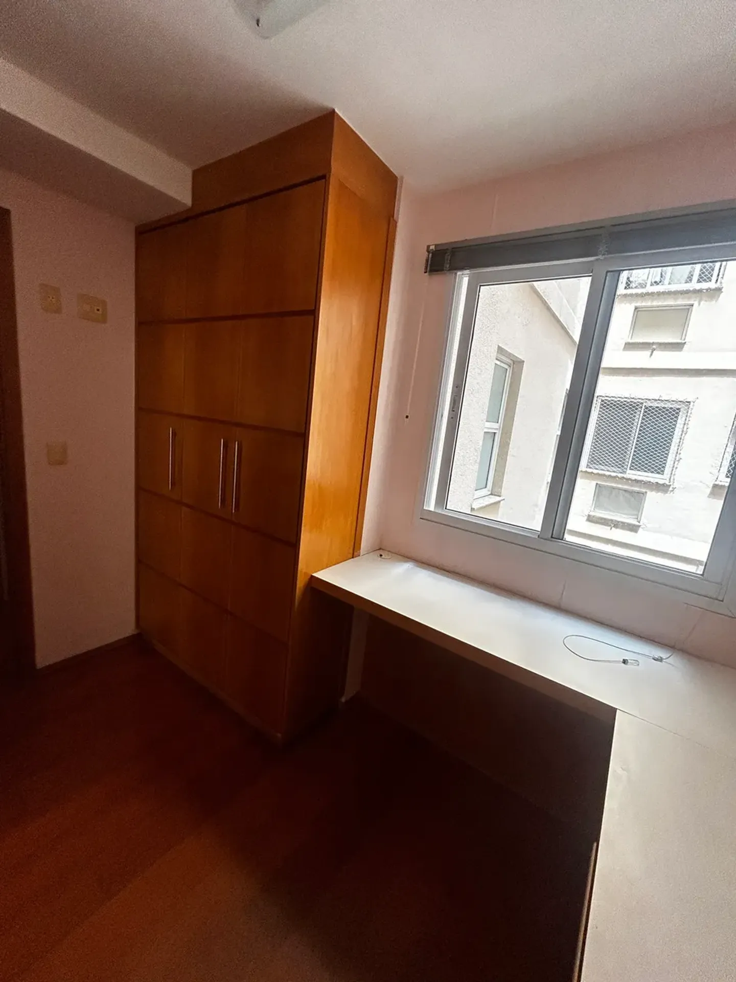 Glass-enclosed balcony in a 3-bedroom apartment, 100 m² — photo 18