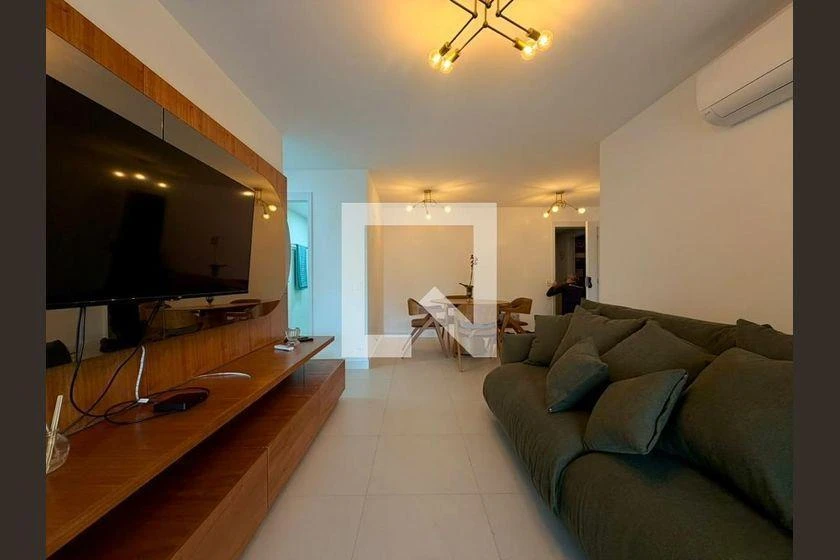 Furnished 3-bedroom apartment with 2 parking spots