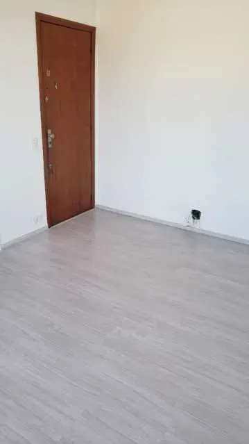 2-bedroom apartment with a gas stove kitchen — photo 15