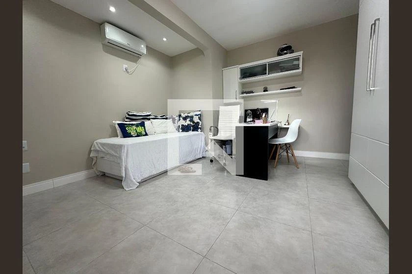 Furnished apartment, 429 m², with floor-to-ceiling windows — photo 18