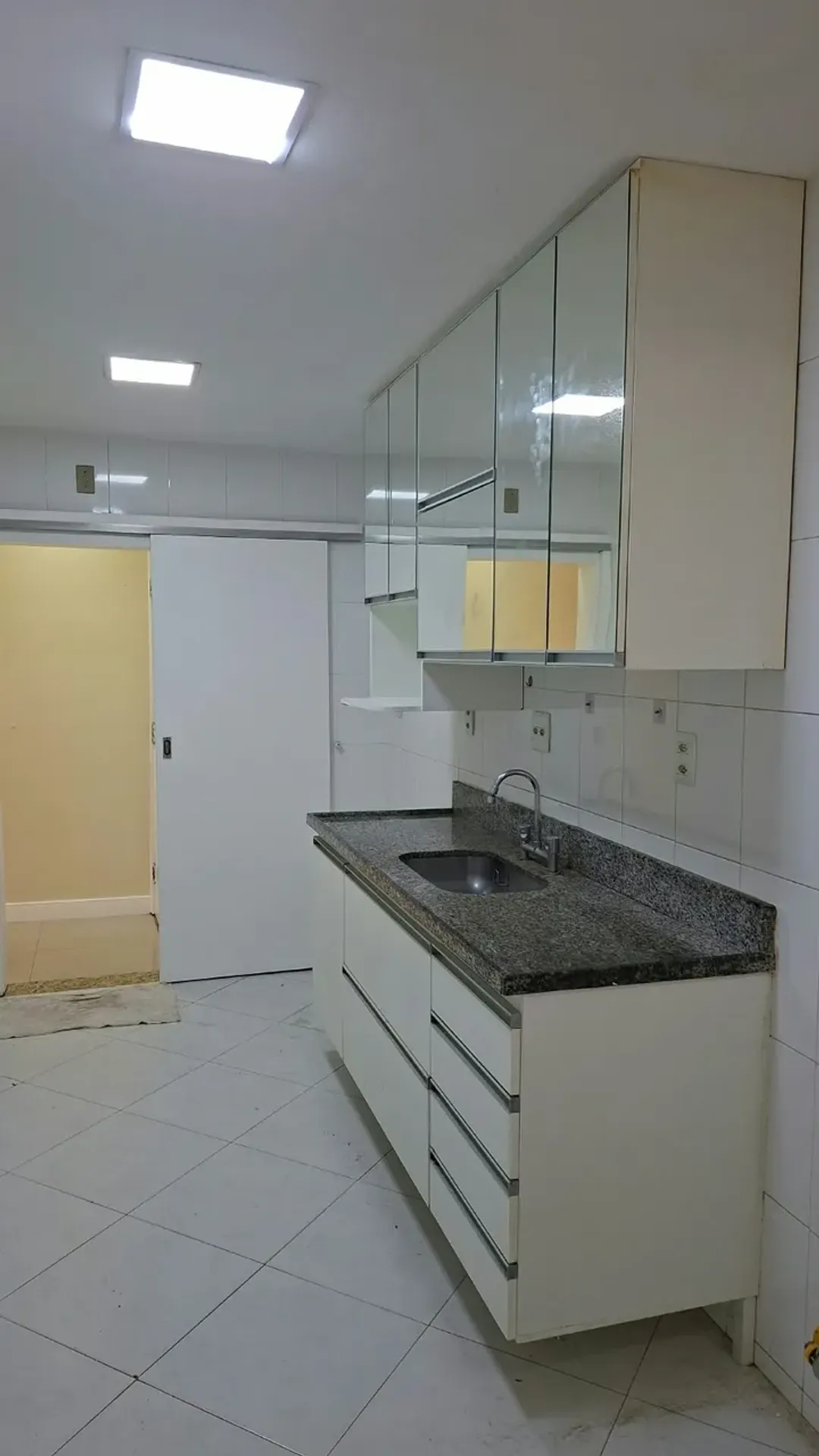 3-bedroom apartment, 1 with its own bathroom, 149 m² — photo 7