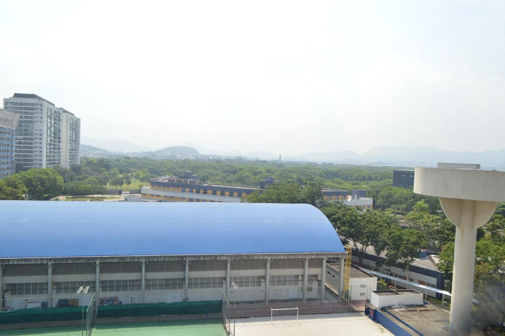 Glass-enclosed balcony in a 3-bedroom apartment, 85 m² — photo 71