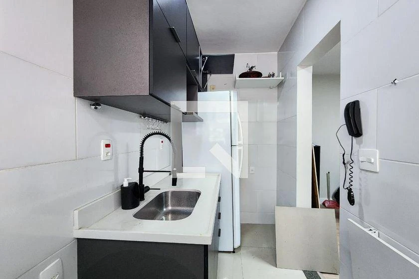 Furnished apartment, 58 m², with a glass-enclosed balcony — photo 7