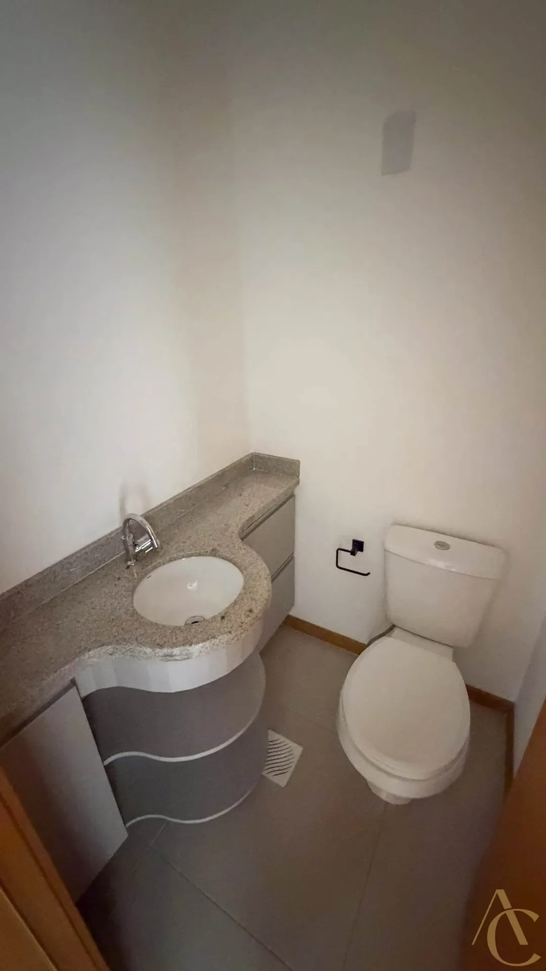 Apartamento de 130 m² com 3 quartos e piscina no condomínio — photo 17