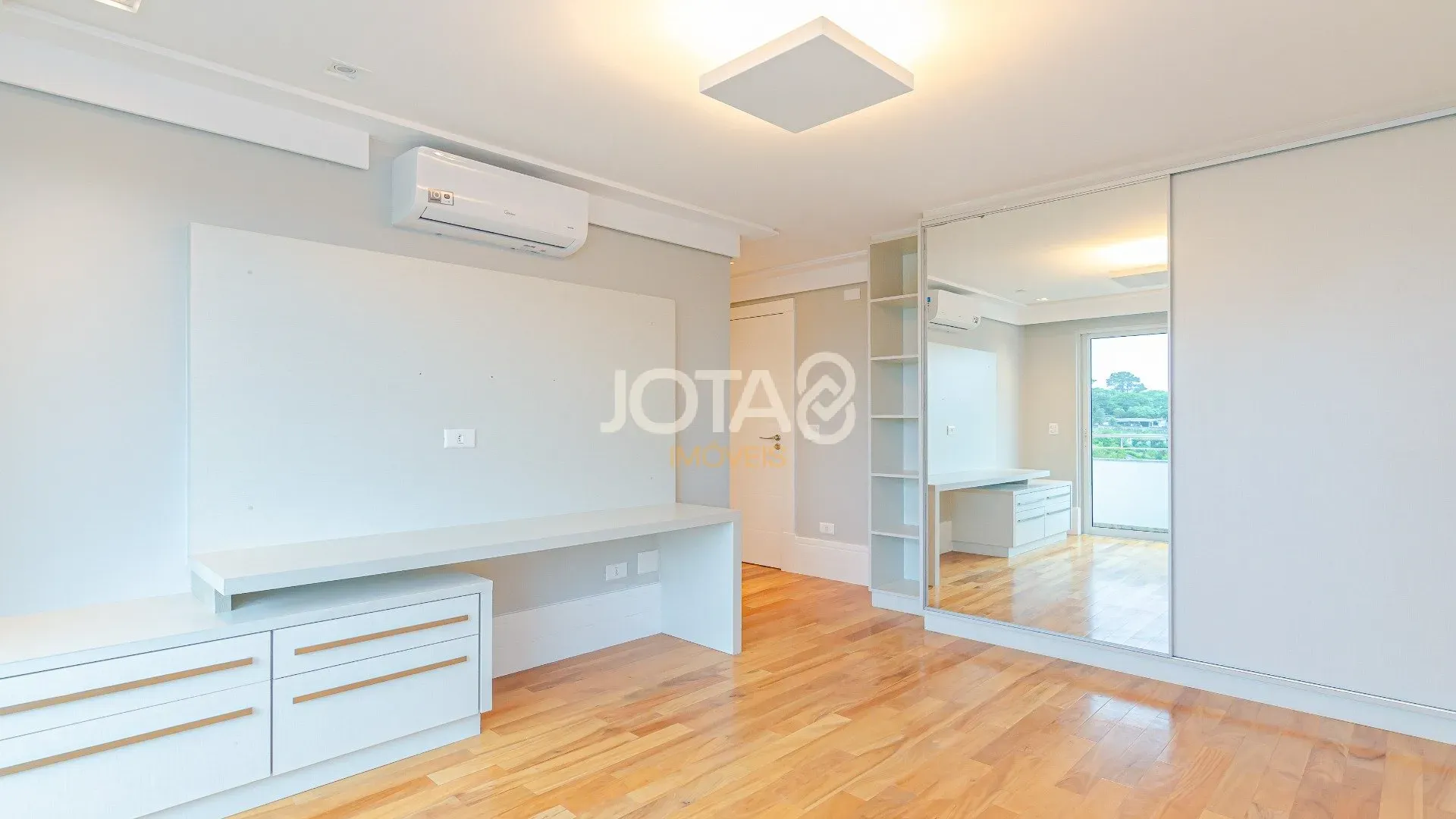 Condominium house with 4 en-suite bedrooms, 492 m² — photo 22
