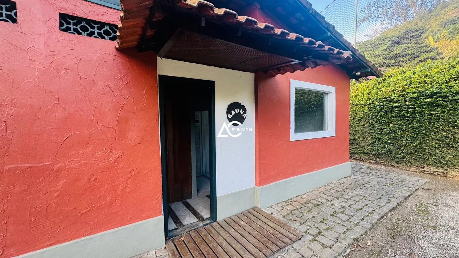 Furnished house with 4 bedrooms and private garden — photo 18