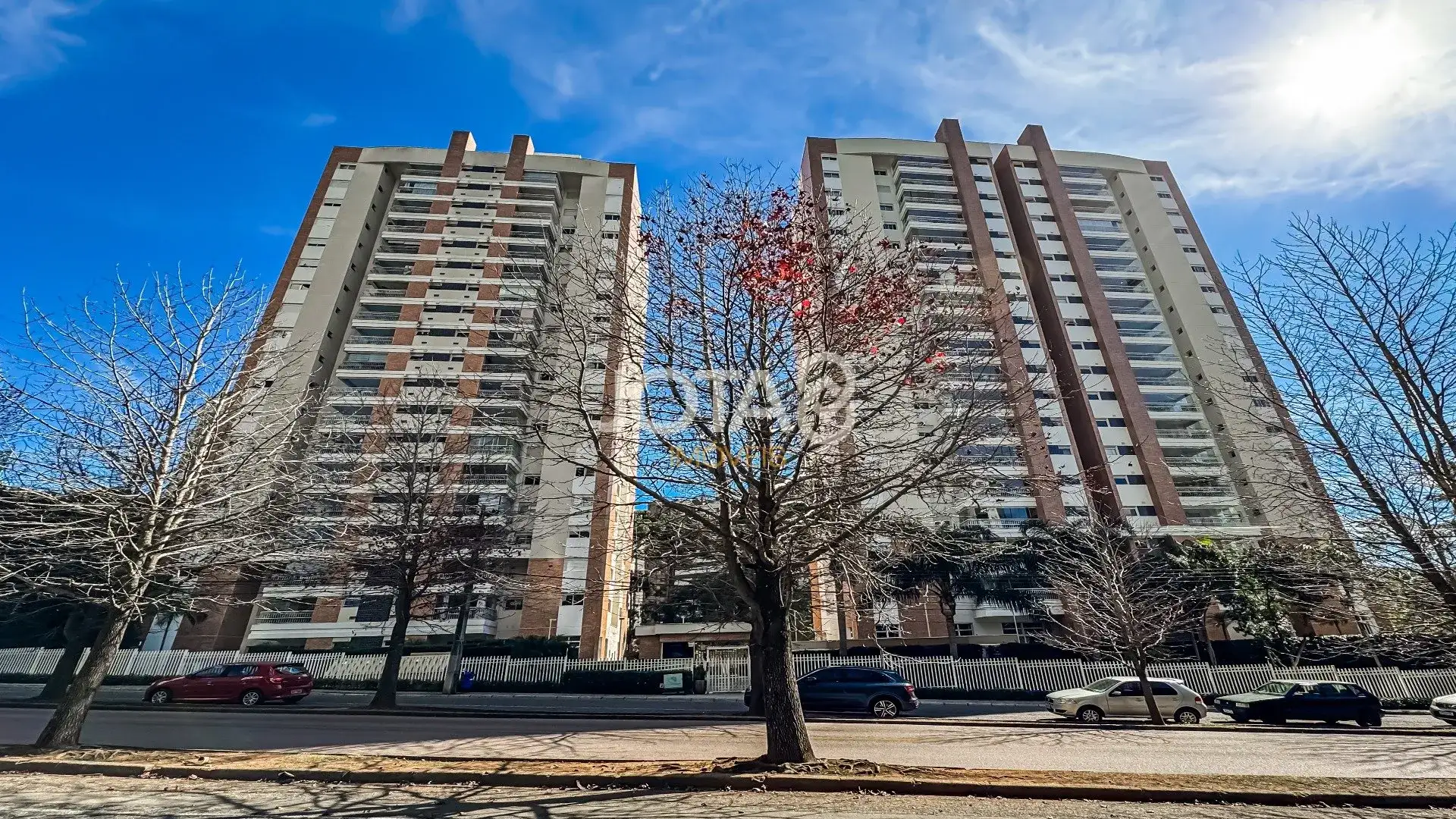 3-bedroom apartment with 185 m² and private BBQ space — photo 3