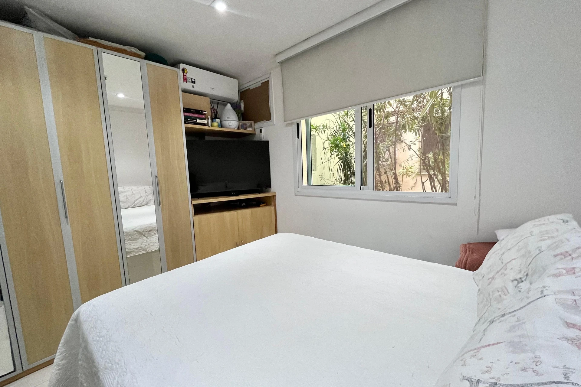 Furnished 1-bedroom apartment with pet-friendly policy — photo 13