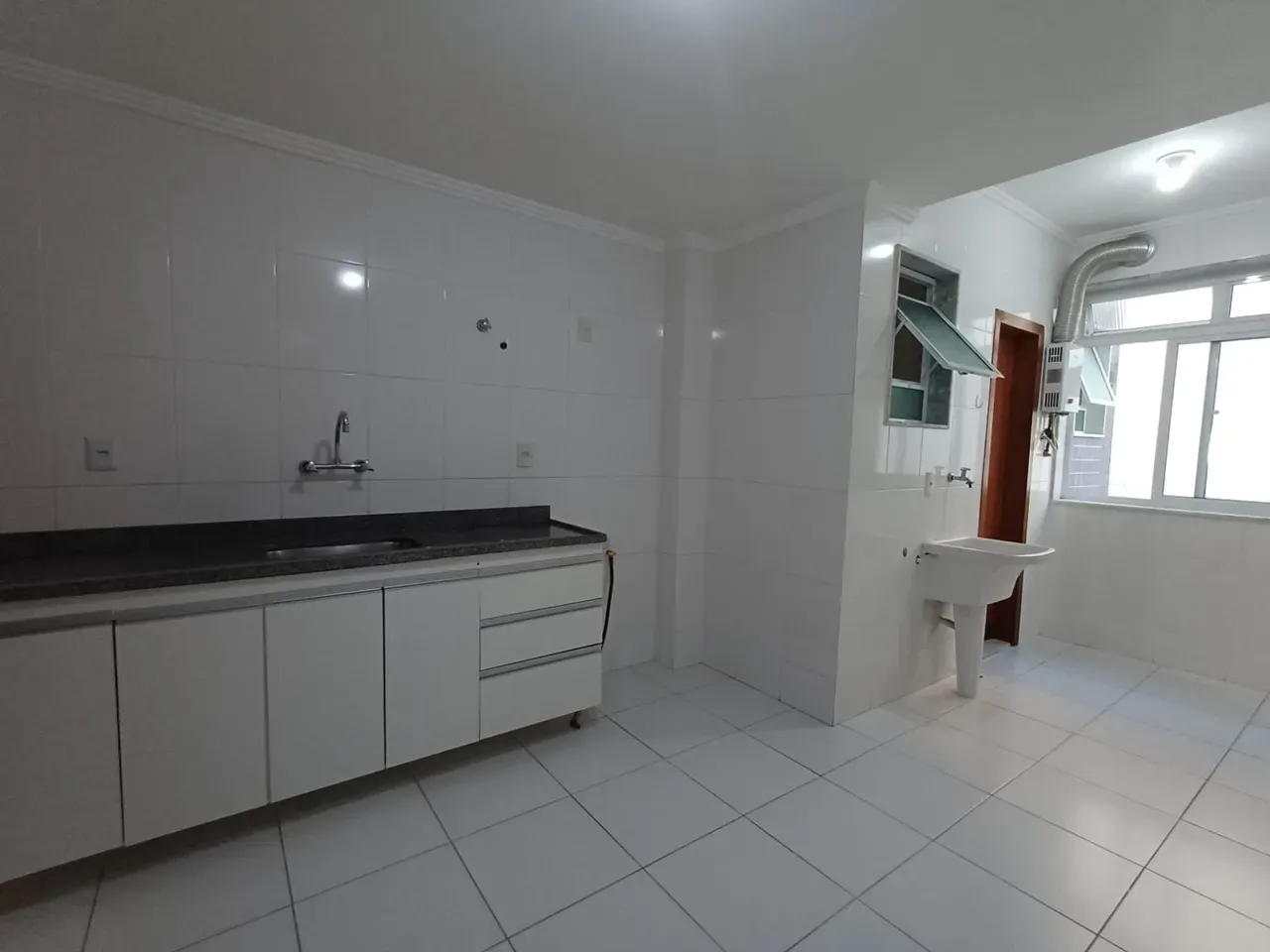 2-bedroom apartment, 1 with its own bathroom, 98 m² — photo 32