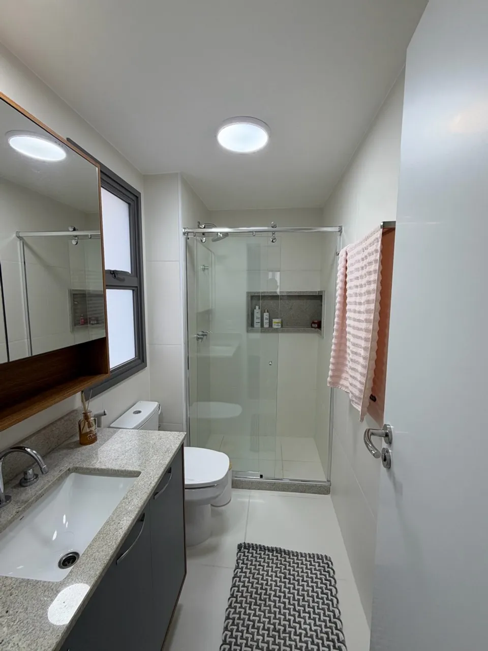 3-bedroom apartment in a building with a gym — photo 6