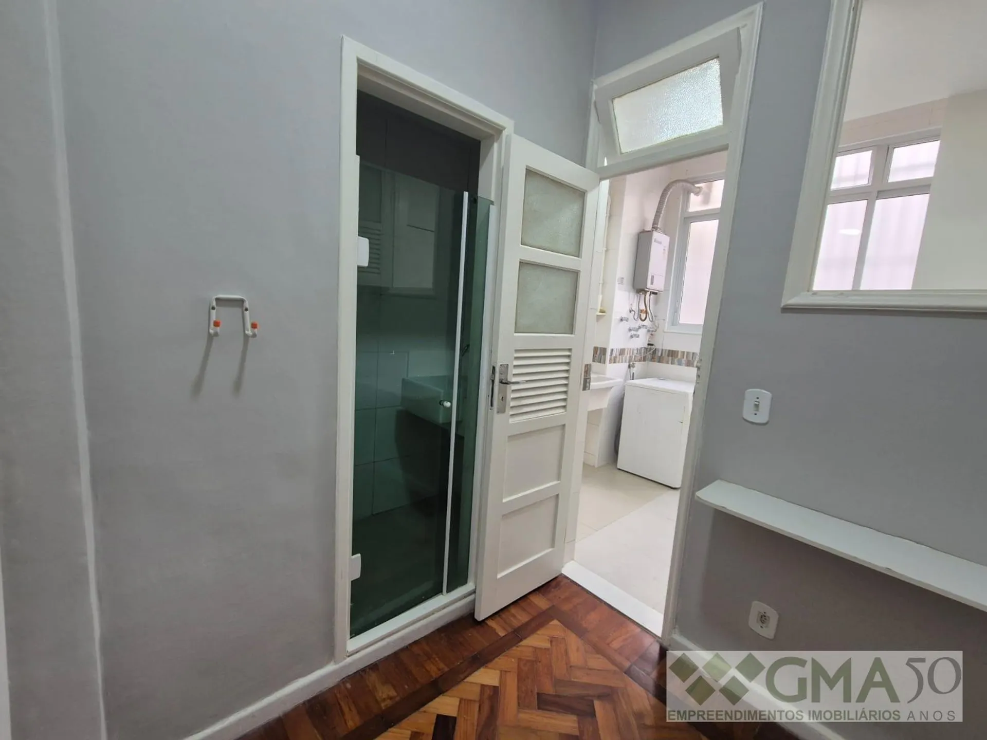 Furnished apartment, 90 m², with wood or laminate floors — photo 21