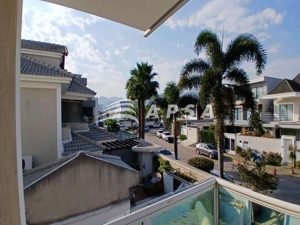 300 m² house with 4 en-suite bedrooms and private BBQ — photo 17