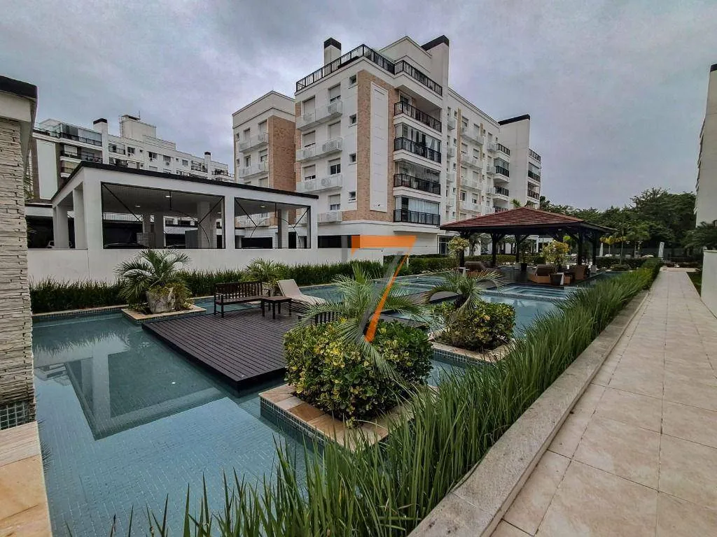 Furnished 230 m² apartment with 3 en-suite bedrooms — photo 9