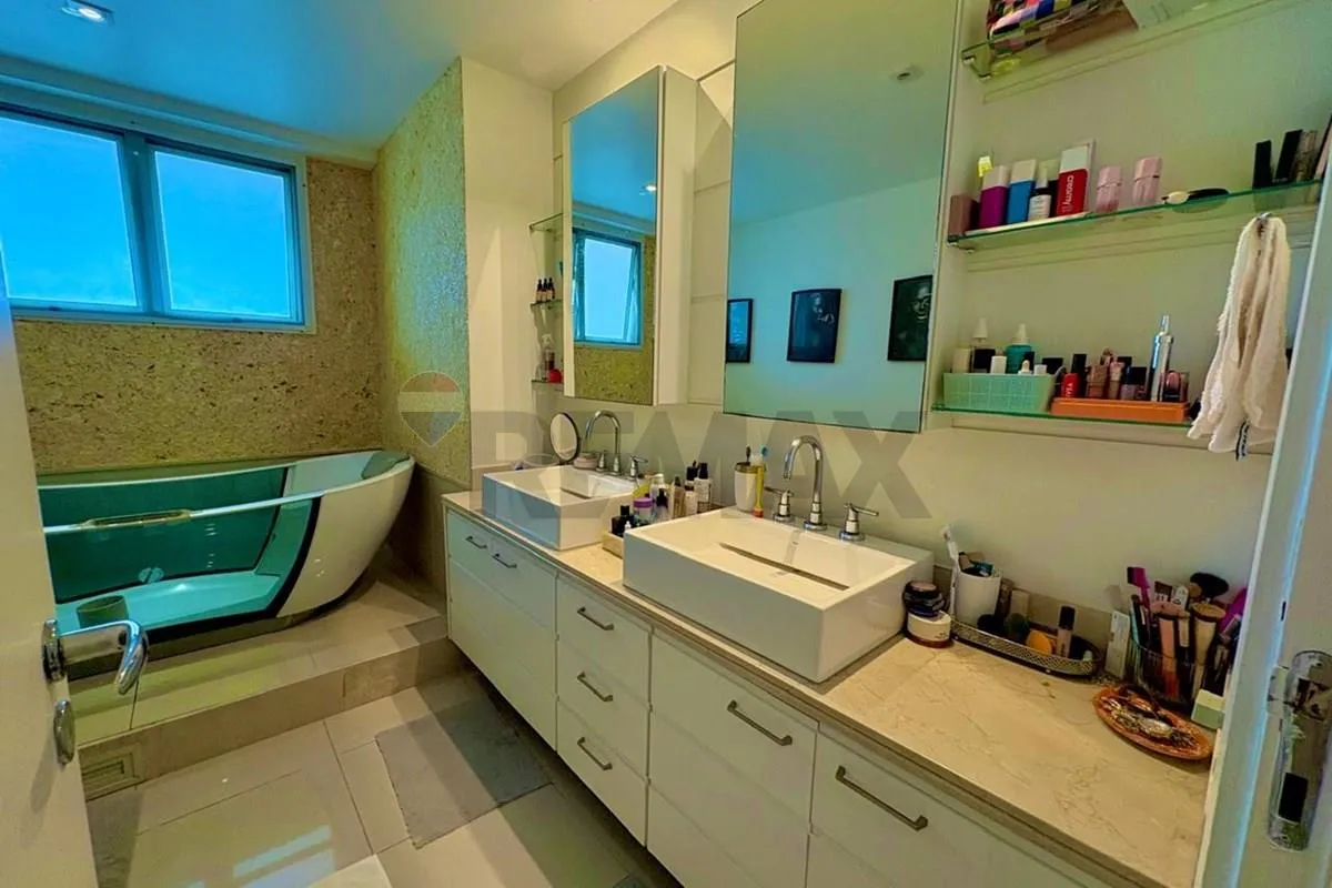Apartamento de 315 m² com 4 dormitórios e 5 banheiros — photo 34