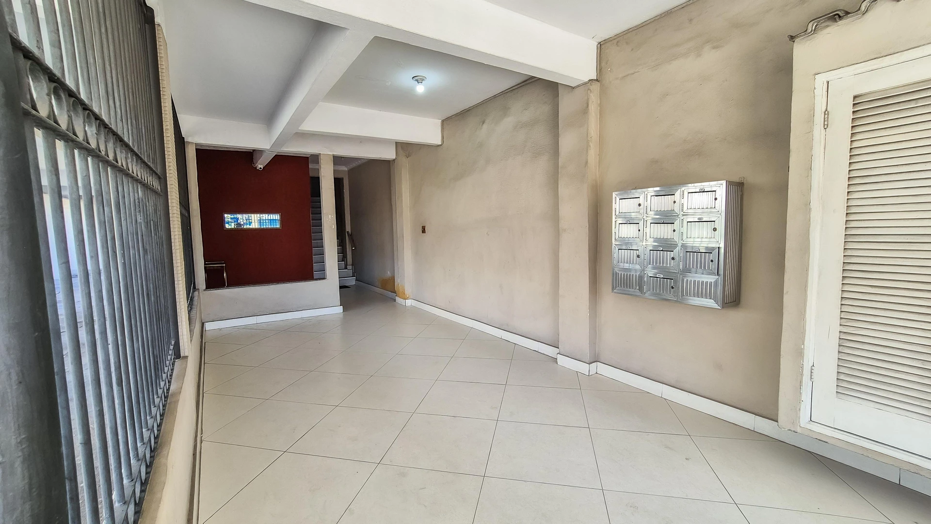 Furnished 2-bedroom apartment with 1 bathroom — photo 35