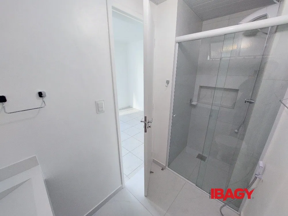 3-bedroom apartment, 1 with its own bathroom, 89 m² — photo 22