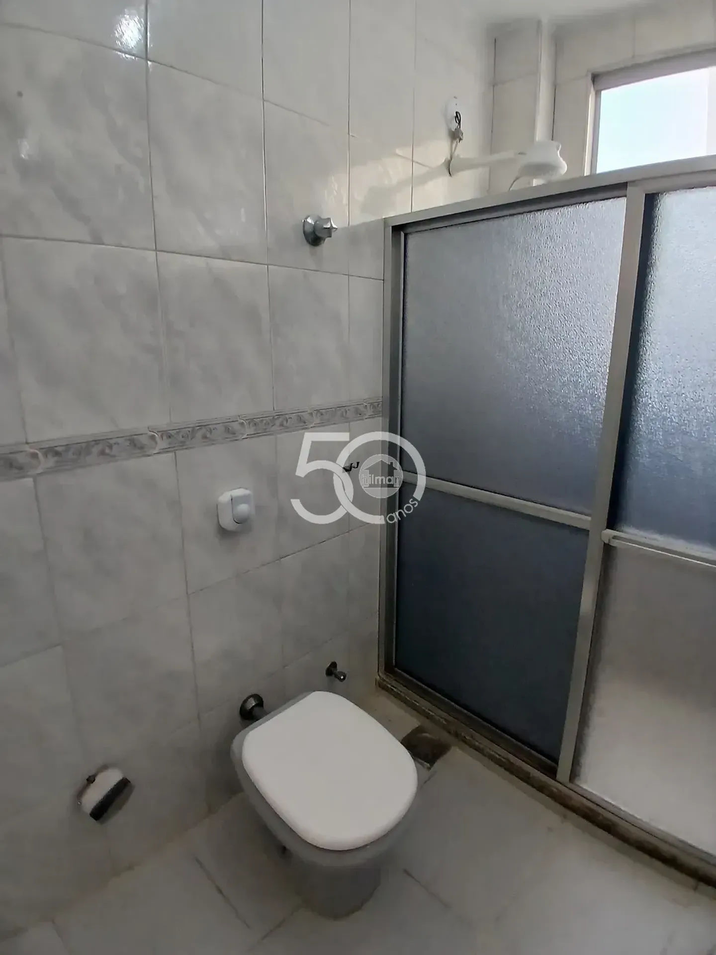 Apartamento de 2 dormitorios con balcón y cocina separada — photo 17