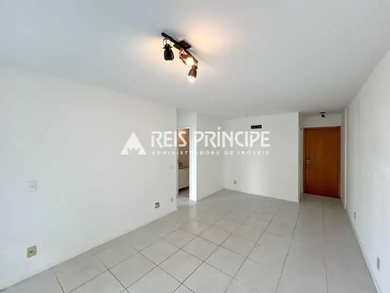 Unfurnished 2-bedroom apartment with 3 bathrooms — photo 15