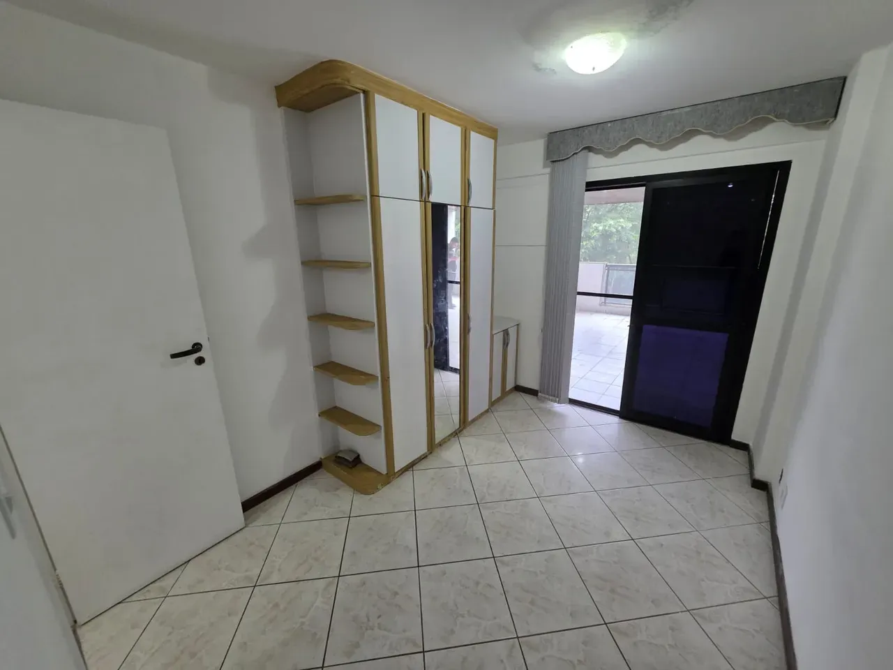 3-bedroom apartment, 1 with its own bathroom, 127 m² — photo 4