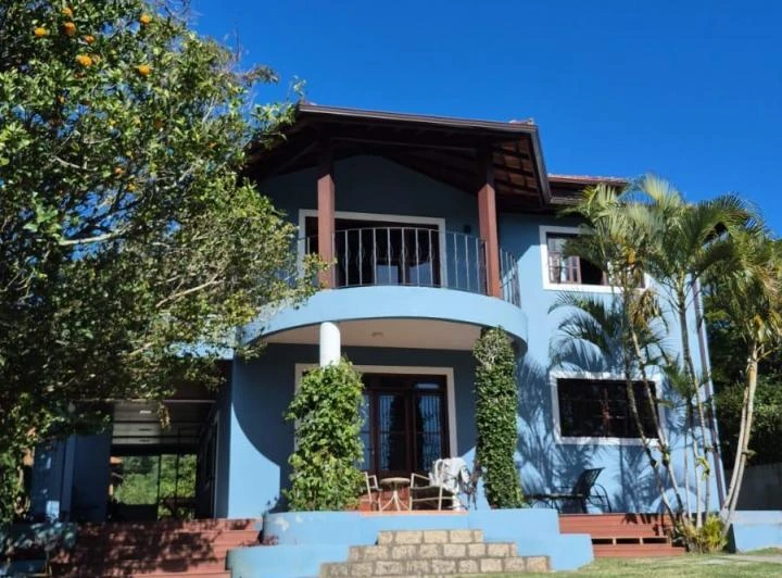 356 m² house with 4 bedrooms, 2 suites and balcony grill — photo 3