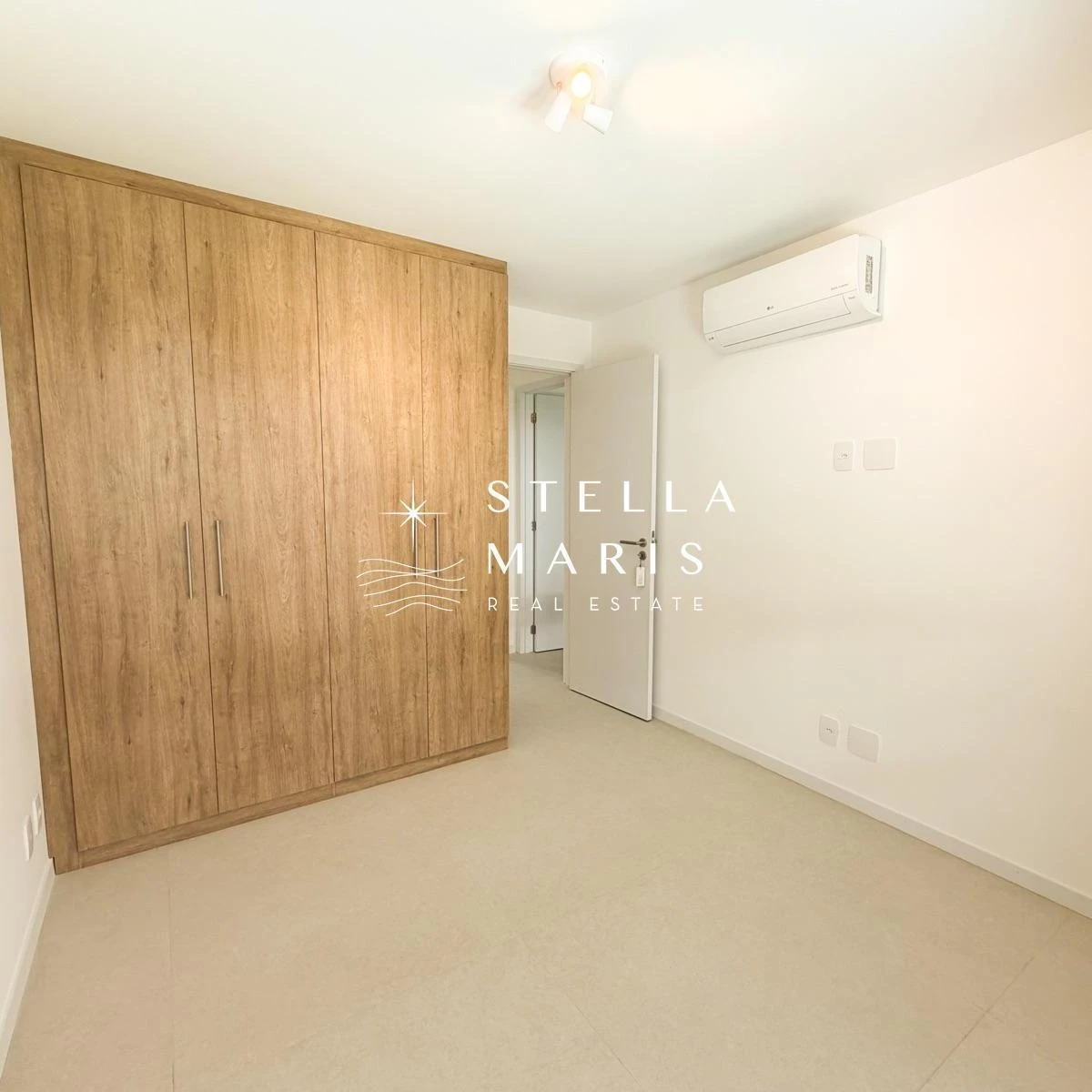 2-bedroom apartment in a building with a pool — photo 8