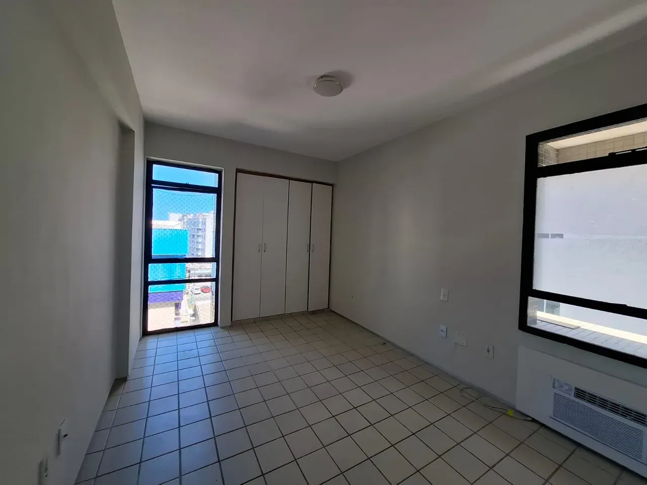 3-bedroom apartment with a washing machine in João Pessoa