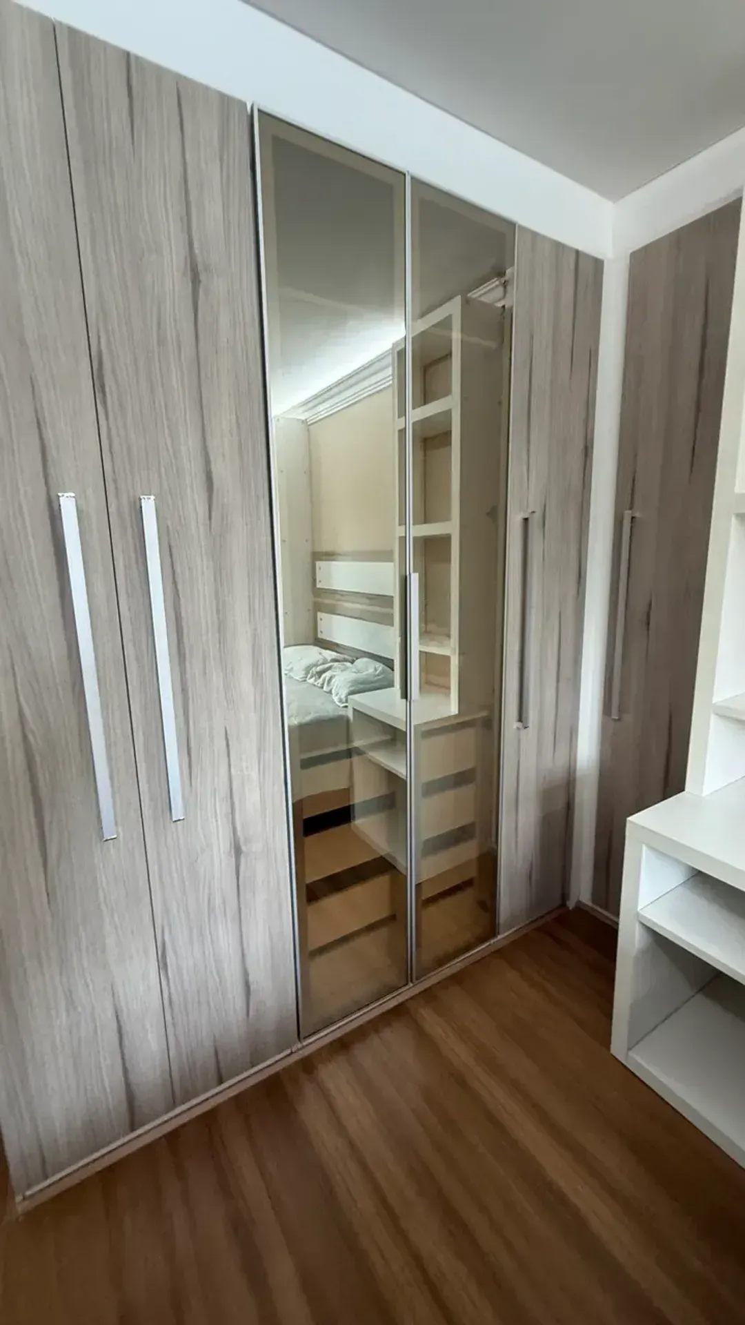 Glass-enclosed balcony in a 3-bedroom apartment, 93 m² — photo 23