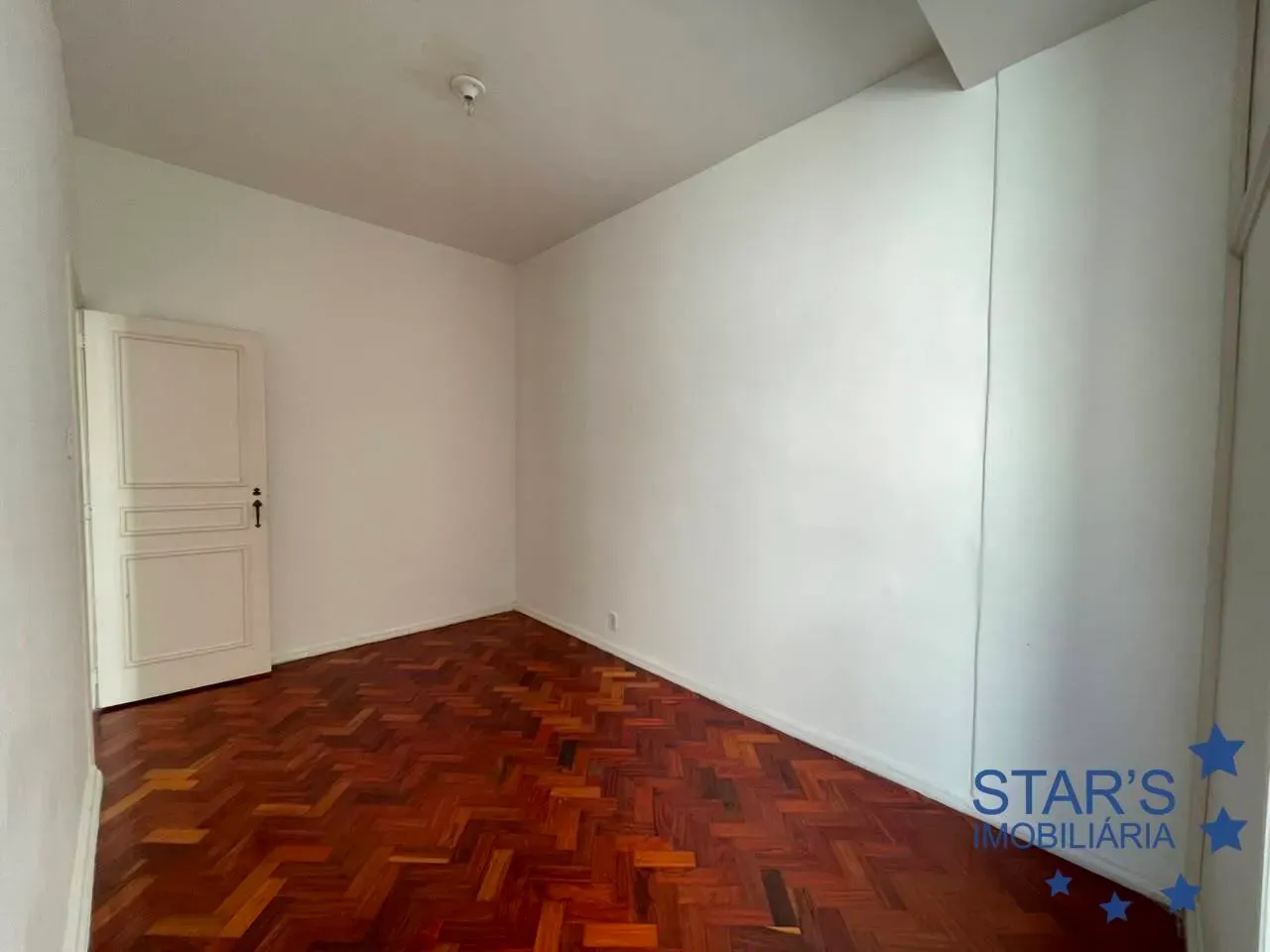 Будинок 250 м² із вікнами від підлоги до стелі — photo 20
