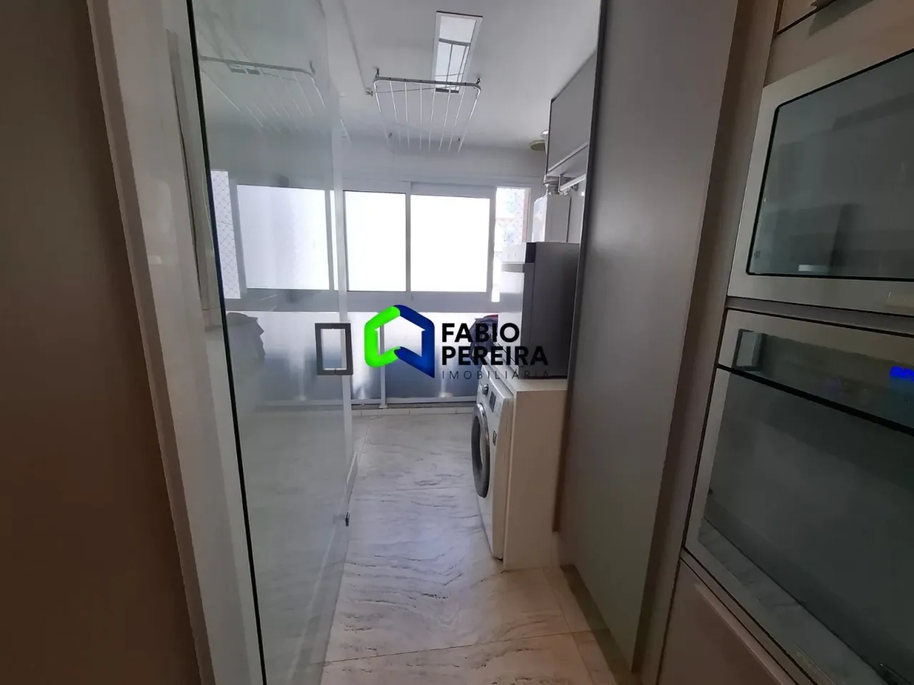 Apartment with open-plan kitchen, 3 bedrooms and 4 baths — photo 11
