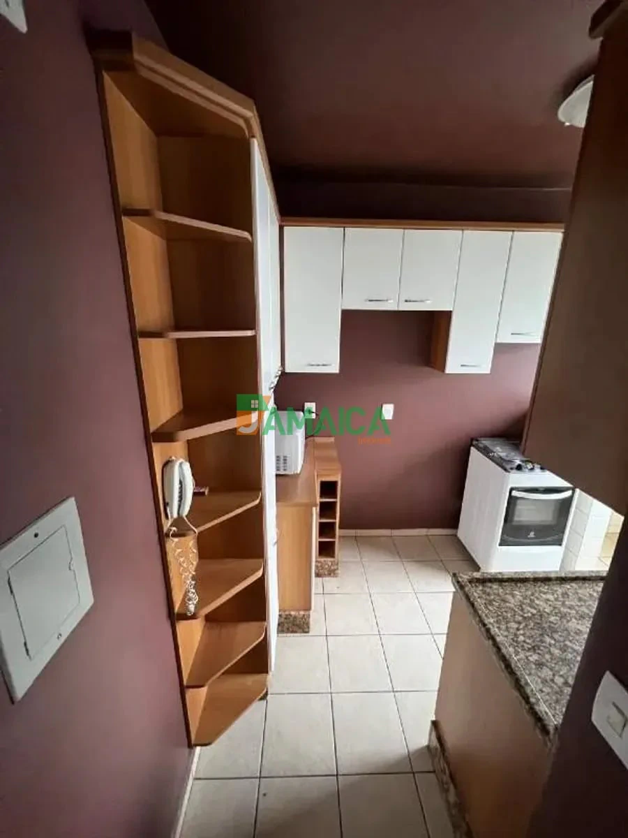 Apartamento de 2 quartos com piso de madeira ou laminado — photo 5