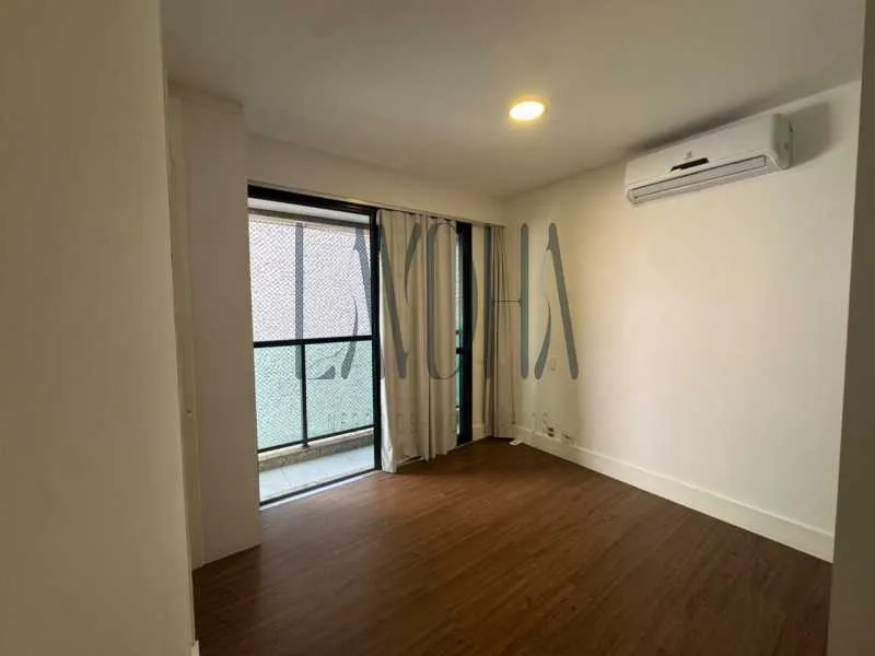 Apartment with 4 bedrooms and a separate kitchen — photo 15
