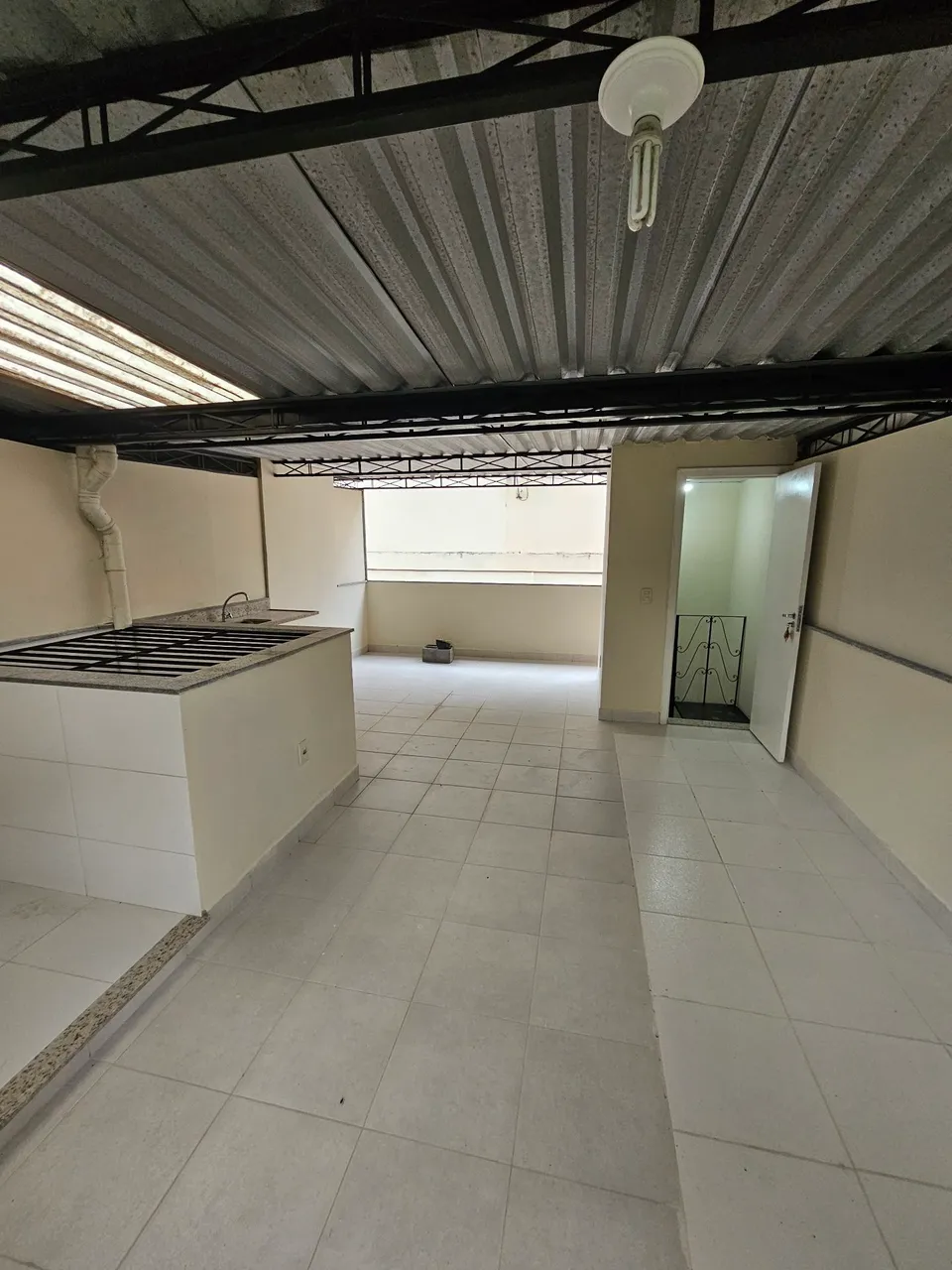 Unfurnished house with 2 bedrooms and 3 bathrooms — photo 15