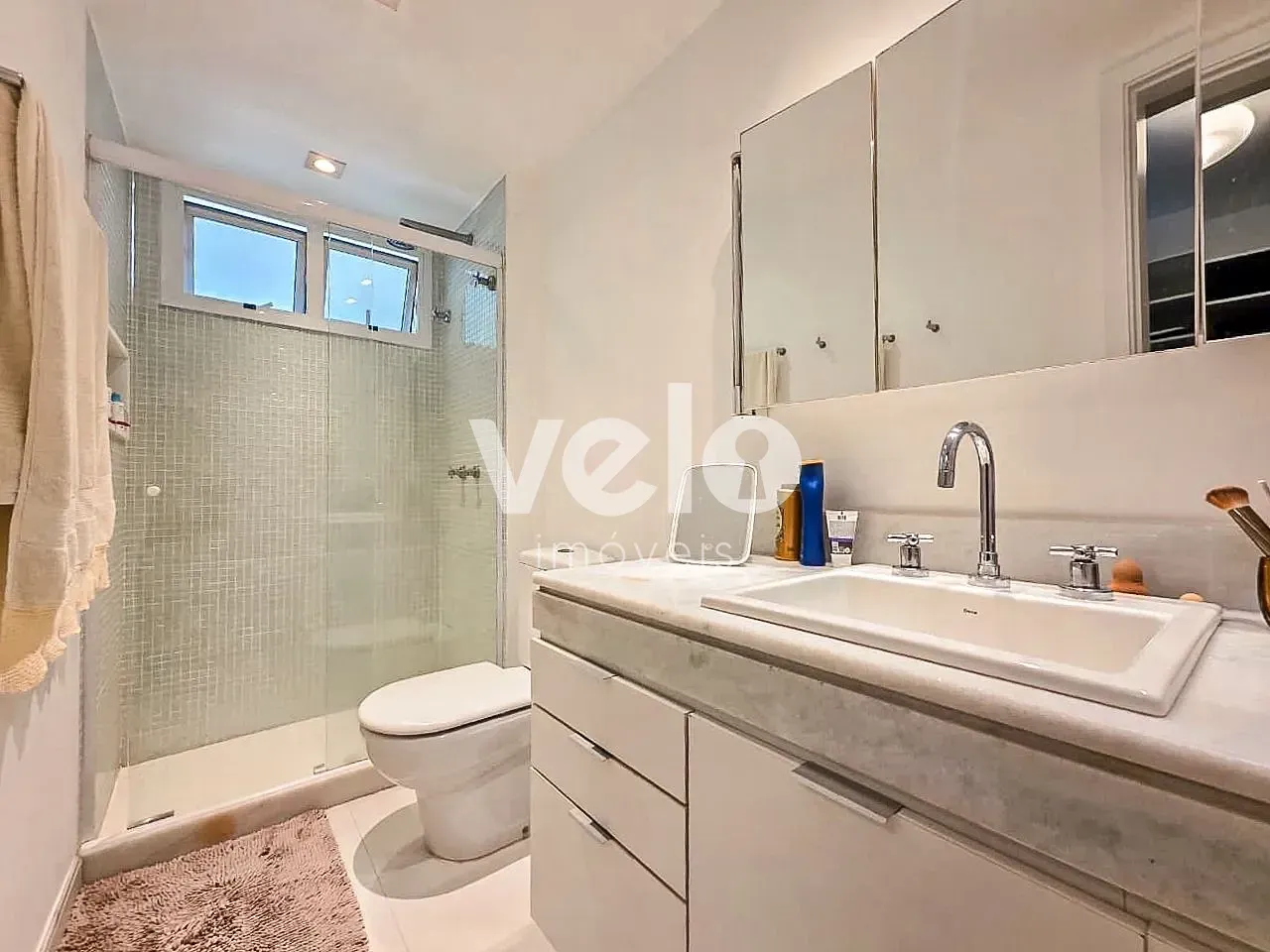 Furnished apartment with 4 bedrooms and 5 bathrooms — photo 26