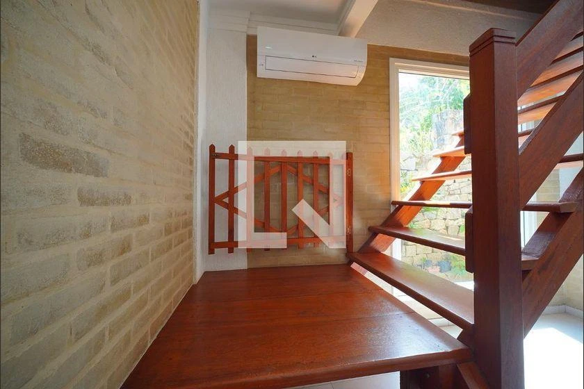Rental house with 2 bedrooms, 425 m² and a balcony — photo 38