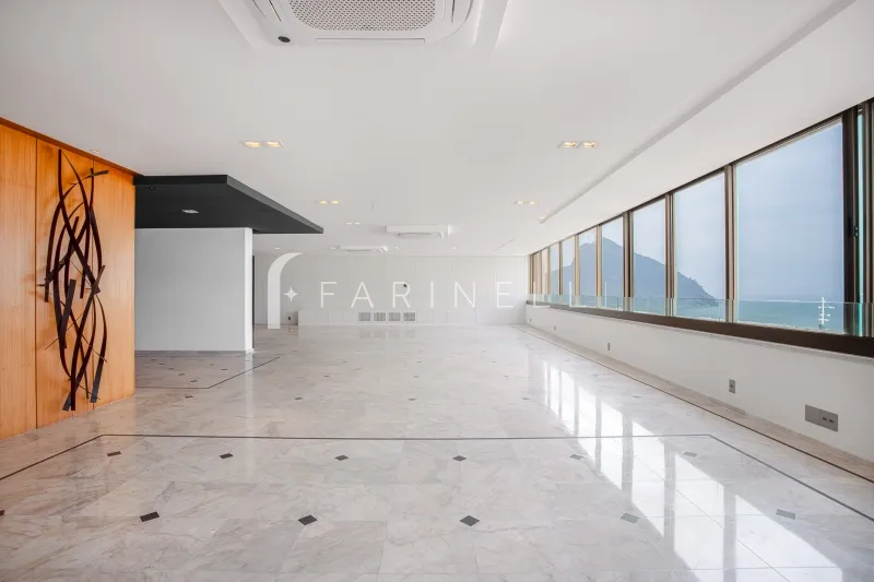 Floor-to-ceiling windows in a 3-bedroom apartment, 465 m² — photo 10